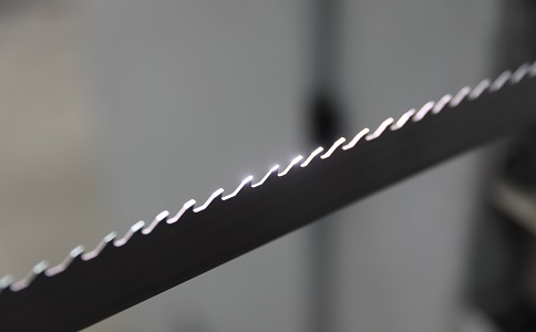 琼中双金属带锯条产生切削噪音的原因具体有哪些？